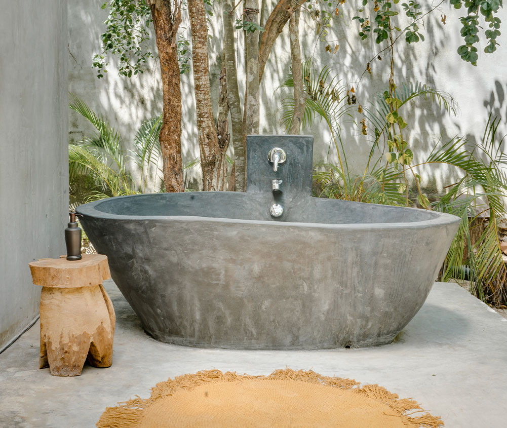 Outdoor Tub01